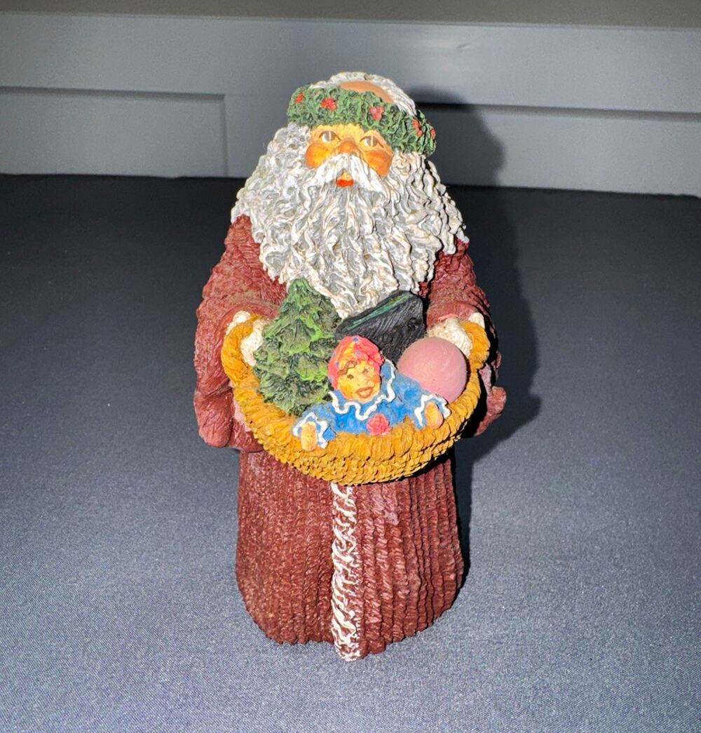 June McKenna Holiday Series “Santa With a Basket”Figurine Retired Resin 1992